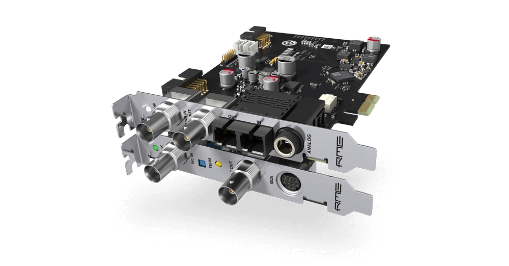 RME HDSPe MADI: http://www.rme-audio.de/en/products/hdspe_madi.php, MADI 디지털 64채널 In/Out을 해주고 PCIe 슬롯으로 컴퓨터와 연결한다.